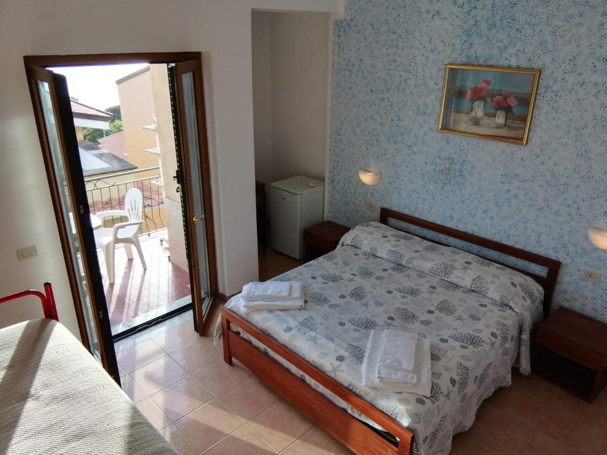 Parigino Hotel ปาลีนูโร ภายนอก รูปภาพ